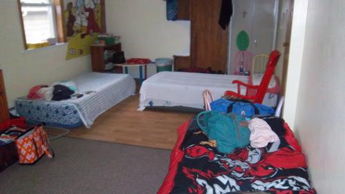 Gynanne, Cindy Lee, Kim, and Pat's room