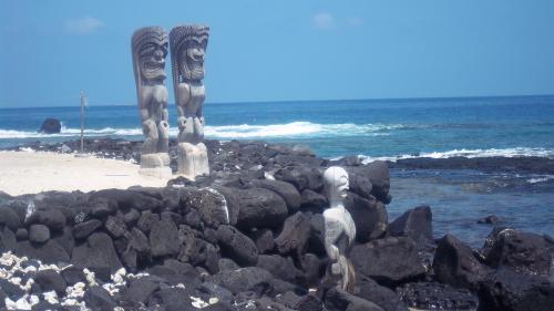 Cultural center statues