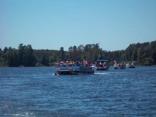 Look at all the boats ahead of us!!